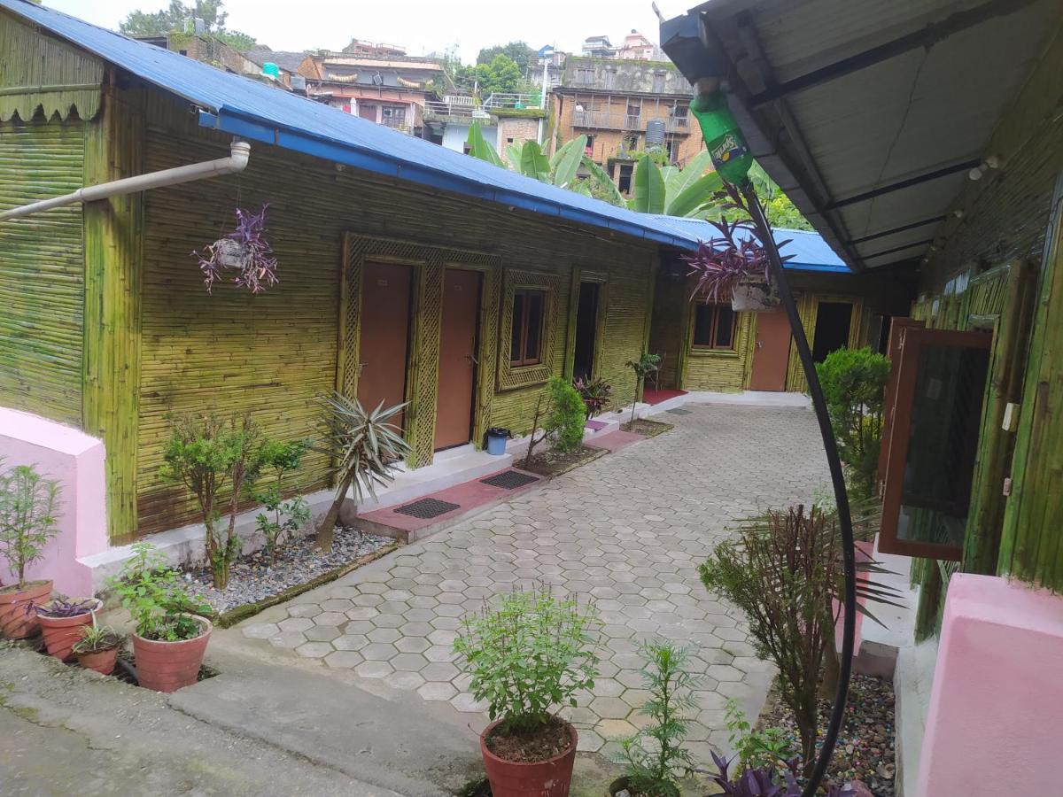 Hotel New Bamboo Palace Gorkhā Extérieur photo